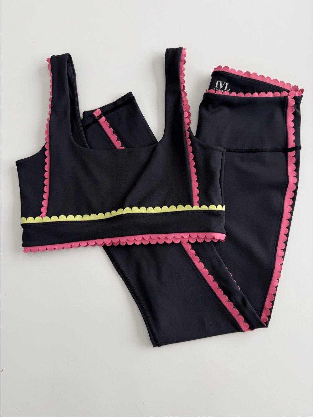 IVL Scallop workout set